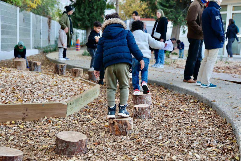 La cour de l’école maternelle Vert Parc végétalisée