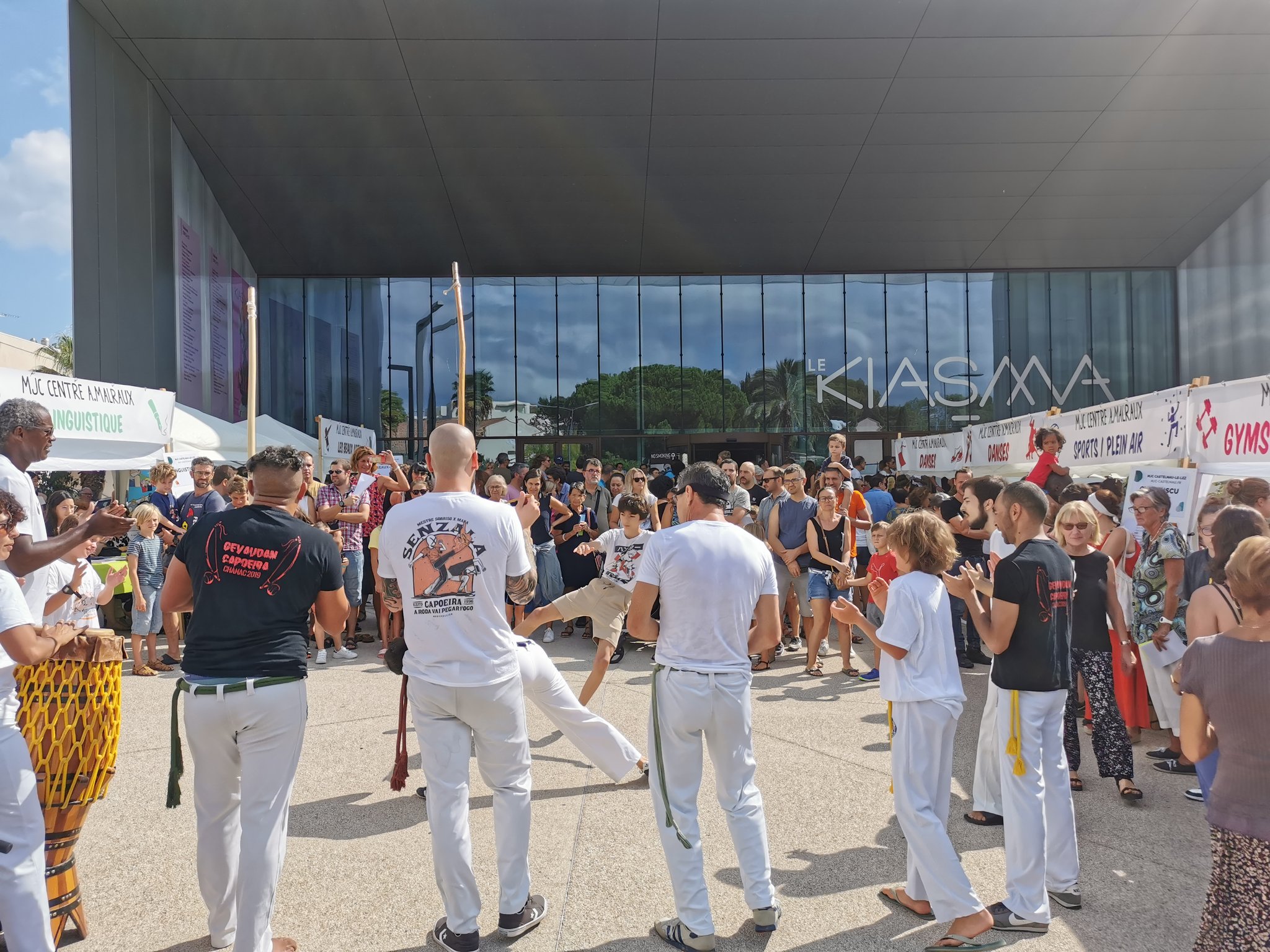 Une démonstration d'un art martial lors du Forum des associations 2023, devant le Kiasma, à Castelnau-le-Lez