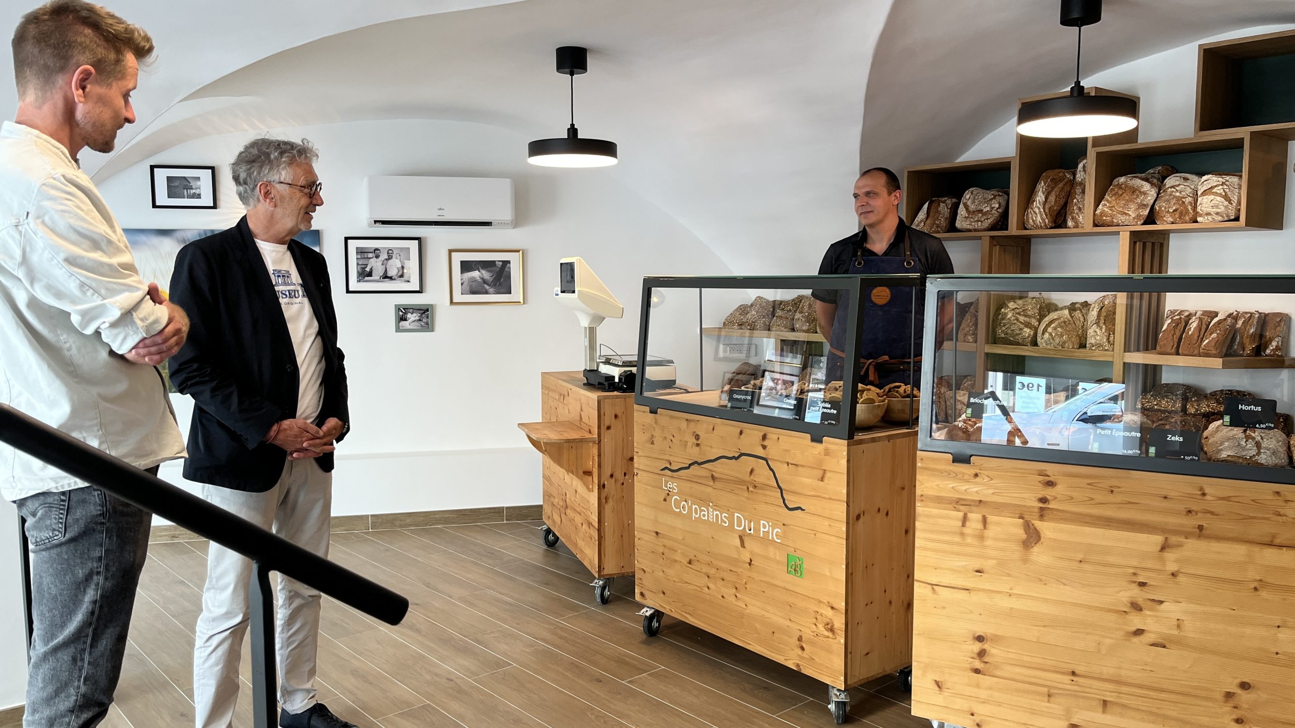 Le 1er adjoint Gérard Sigaud rend visite à la boulangerie Les Co'Pains du Pic