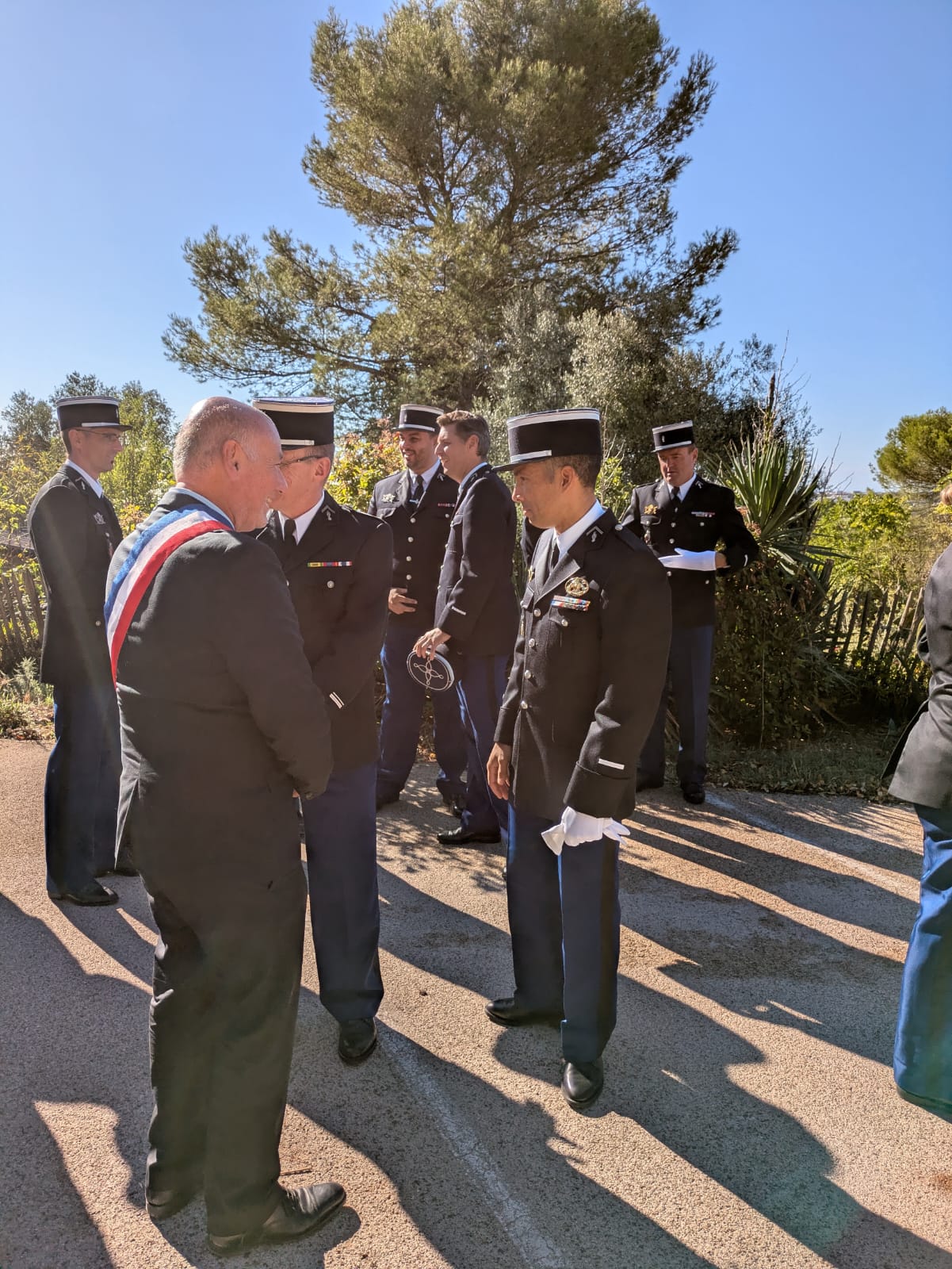 Le Maire de Castelnau face au commandant Damien Lefebvre