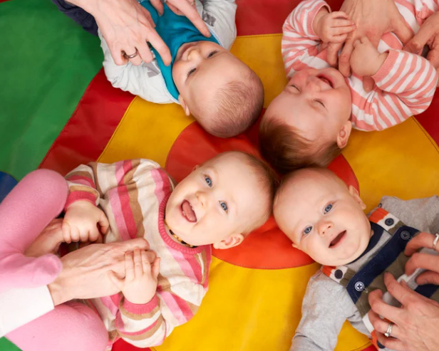 Bébé lecteur, bébé joueur